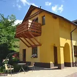 Ubytování v soukromí Wieczorek Goscinne Caloroczne Jacuzzi Ogrodowe
