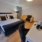 Ubytování v soukromí Wieczorek Goscinne Caloroczne Jacuzzi Ogrodowe