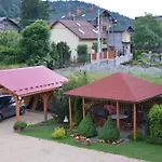 Wieczorek Goscinne Caloroczne Jacuzzi Ogrodowe Homestay *