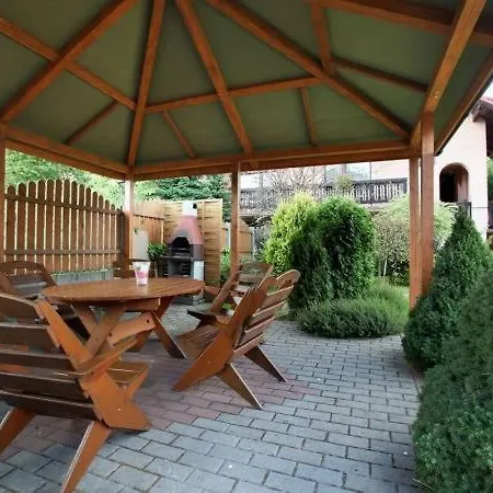 Homestay Wieczorek Goscinne Caloroczne Jacuzzi Ogrodowe *
