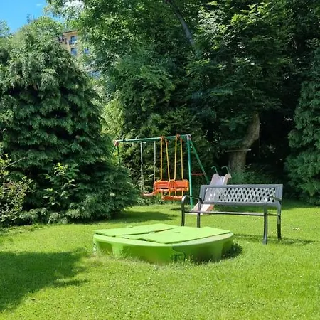 בית אירוח Wieczorek Goscinne Caloroczne Jacuzzi Ogrodowe