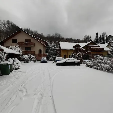 Wieczorek Goscinne Caloroczne Jacuzzi Ogrodowe *