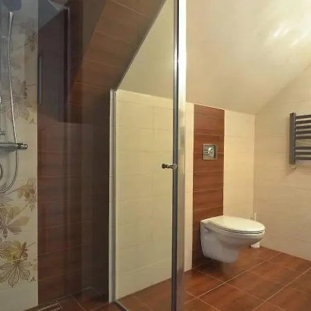 בית אירוח Wieczorek Goscinne Caloroczne Jacuzzi Ogrodowe