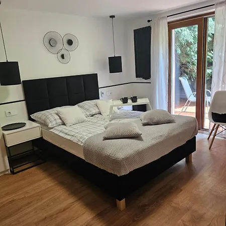 Wieczorek Goscinne Caloroczne Jacuzzi Ogrodowe * Szczyrk