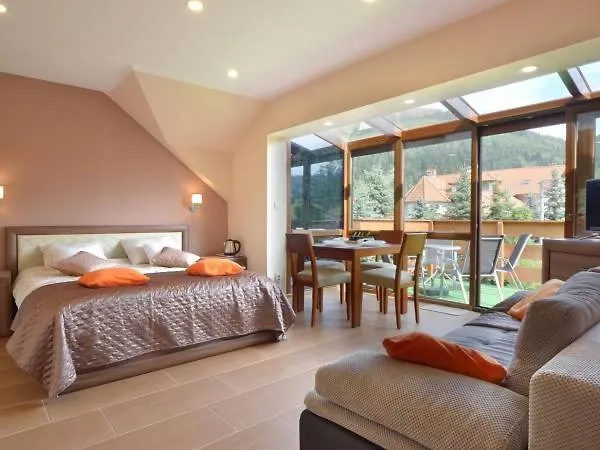 Wieczorek Goscinne Caloroczne Jacuzzi Ogrodowe