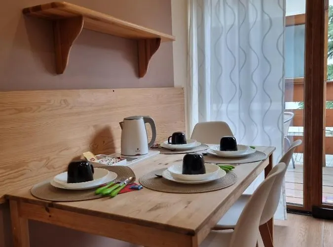 Ubytování v soukromí Wieczorek Goscinne Caloroczne Jacuzzi Ogrodowe *