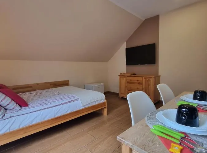 Wieczorek Goscinne Caloroczne Jacuzzi Ogrodowe *