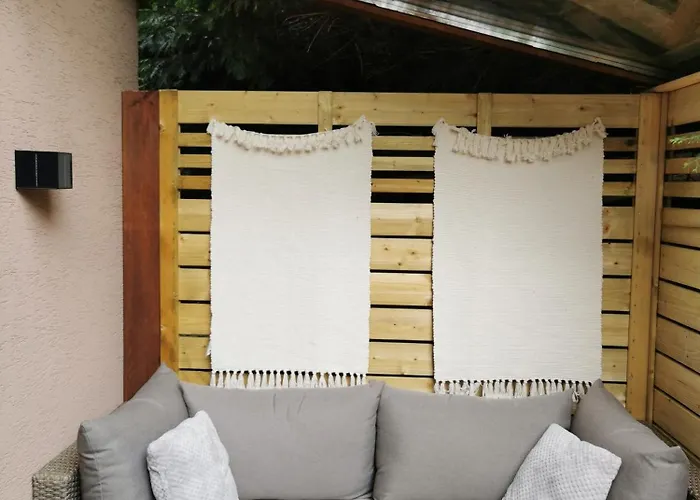 Ubytování v soukromí Wieczorek Goscinne Caloroczne Jacuzzi Ogrodowe